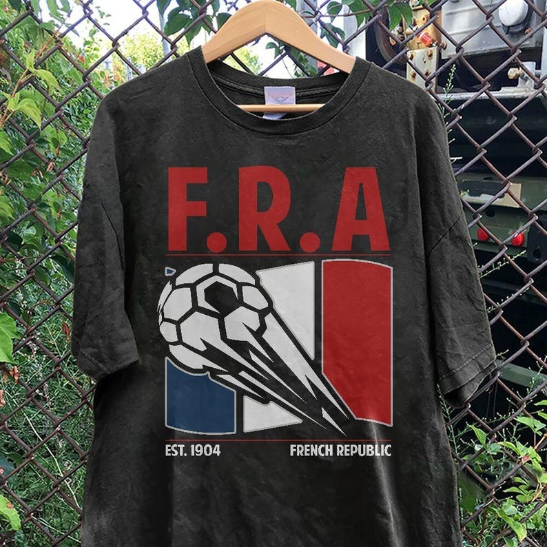 Frankreich Fußball World 2026 Shirt, Frankreich Fußball Grafik T-Shirt, Frankreich Fußball Fan Ausrüstung, Frankreich Fußball T-Shirt Bild 2