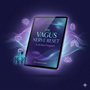 Op de afbeelding: Een digitale tablet toont de tekst "THE VAGUS NERVE RESET A 28-Day Program" tegen een gradiënt achtergrond. De afbeelding bevat illustraties van de hersenen, het hart, de longen en een menselijke figuur, allemaal in paarse en blauwe tinten.