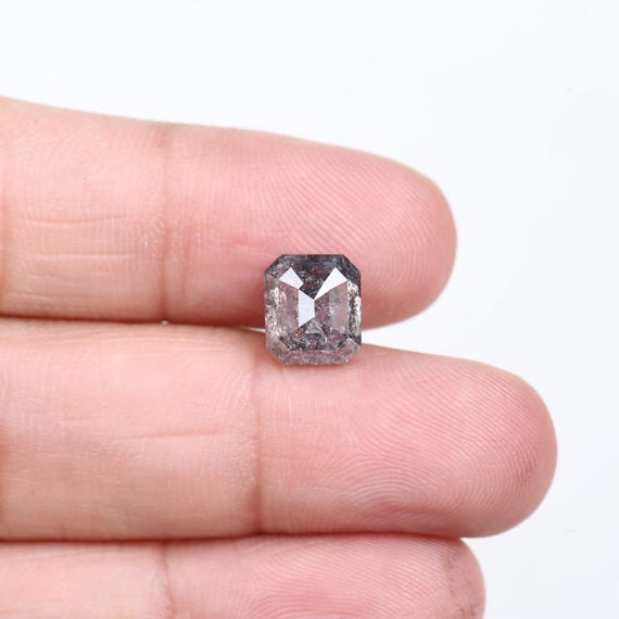 3.17 Carat Natura Emerald  Salt and Pepper Color Diamond Fine Jewellery  (8.30MM)