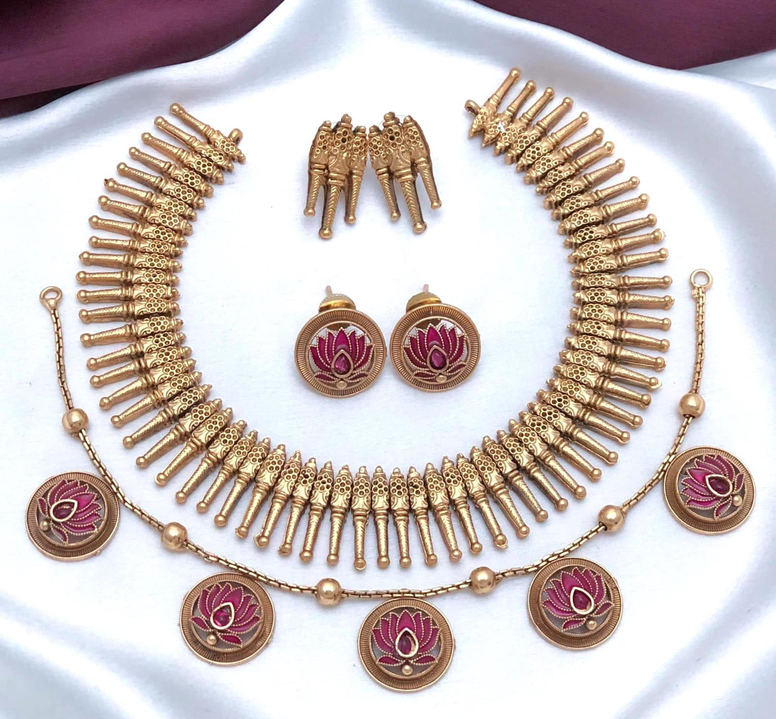 Kerala-style necklace set, likely from Nagai Kadai South Indian Jewelry