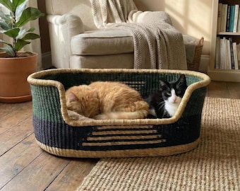 Simba Handmade Basket by Accra. Handwoven pet bed: Natural elephant grass