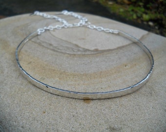 Collar de plata de ley martillado
