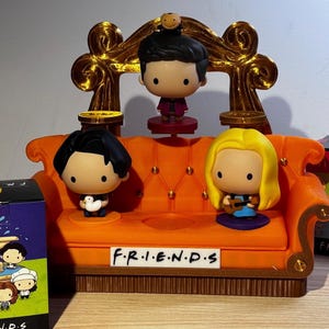 Friends Couch Display Stand (2 or 6-slot) for McDonald’s Friends Meal Collectibles | Full Set Maccas Display Shelf | Central Perk Sofa