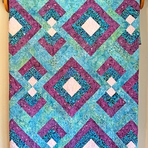 The Square Dance Quilt Top PATTERN Includes Detailed Instructions with Color Drawings for Throw, Twin, Full, Queen, King