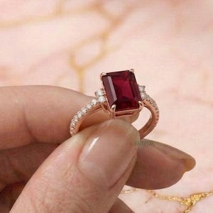 天然ルビーリング エメラルドカットダイヤモンド 14Kローズゴールド婚約指輪 ヴィンテージスタイル 7月の誕生石 ステートメントリング 女性用