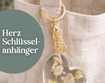 Herz Schlüsselanhänger mit echten Trockenblumen – handgemachter Resin Anhänger – Geschenk für Frauen