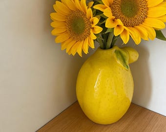 Jarrón con forma de limón, decoración cítrica, jarrón de cerámica hecho a mano, decoración con temática frutal, decoración de verano para el hogar, jarrón pequeño, maceta de limón, cerámica artesanal
