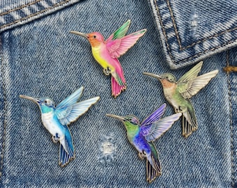 Pin esmaltado de colibrí, broche de pájaro colorido, lindo pin de solapa de colibrí, joyería de naturaleza, regalo para amantes de las aves, pin de animal