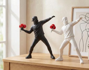 ブロンズ製バンクシー作「花を投げる人」彫刻 - Etsy 日本