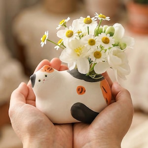 Personlig minikattvas, söt liten knoppvas, handmålad lervas för kattmorrhår, husdjursminnesblomster, kruka, handgjord keramikpresent till mamma