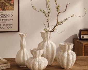 Jarrón de cerámica acanalado hecho a mano, jarrón de flores color crema estilo boho, hogar zen minimalista wabi-sabi, decoración rústica para estantes y mesas, jarrón artístico moderno, nuevo hogar