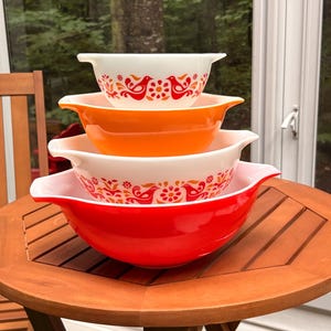 Complete Pyrex Friendship Cinderella Set 441-444 / Vintage 1970s Nesting Mixing Bowls / Red and Orange Bird and Flower Pattern