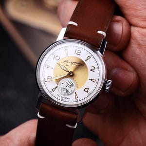Vintage Pobeda Uhr, Rote Uhr, Vintage Uhr, UdSSR Uhr, Sputnik Uhr, Mond Uhr, Weltraum Uhr, Geschenk für Mann, Geschenk für Männer