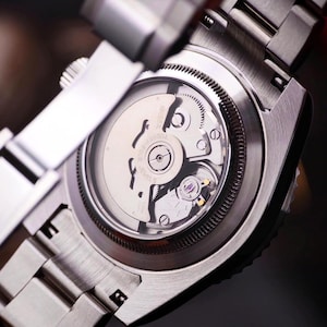 Automatic movement on back side