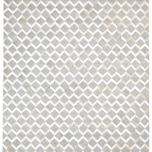 Peut inclure: Un tapis rectangulaire avec un motif géométrique. Le tapis présente un motif répétitif de losanges gris, blancs et beiges. La texture du tapis semble douce et accueillante, adaptée à un salon ou une chambre.