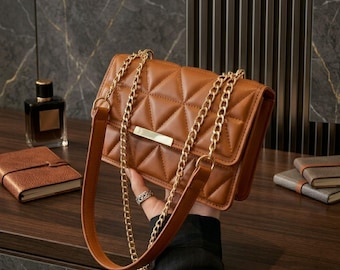 Quilted Chain Shoulder Bag for Women |  Rhombus  Pleated Crossbody Purse | Small PU Leather Square Handbag | Chic Minimalist Everyday Bag