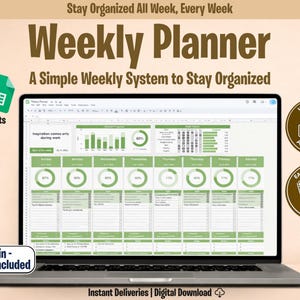 Puede incluir: Un ordenador portátil muestra un planificador semanal digital verde y blanco. La pantalla muestra un horario detallado con gráficos y datos. El texto dice "Weekly Planner" y "A Simple Weekly System to Stay Organized."