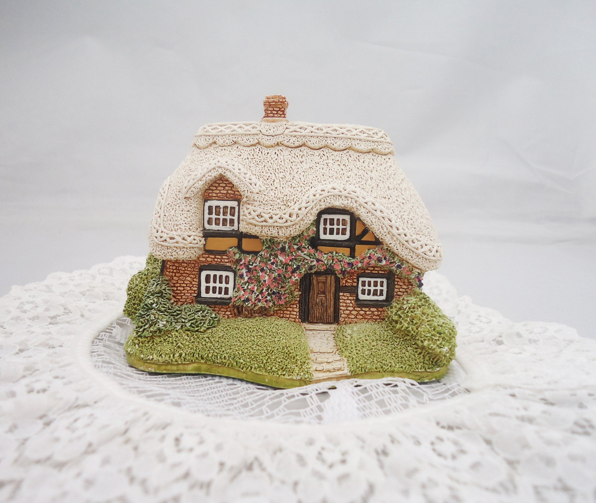 Vintage Lilliput Lane 