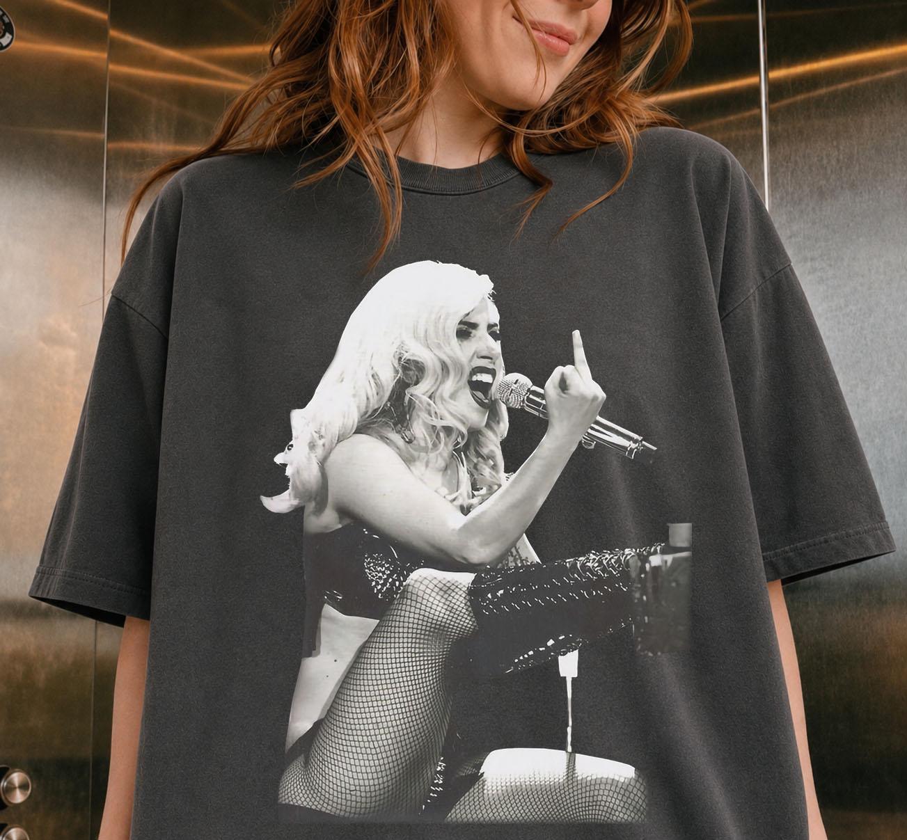 レディガガ lady gaga グッズ ライブ ティシャツ Mサイズ Tシャツ レディーガガ ライブtシャツ Lady gaga tour shirt - 日本
