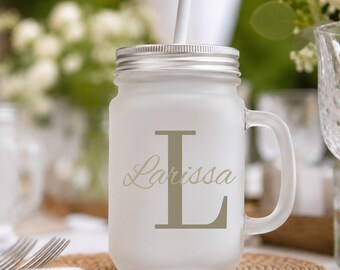 Glas mit Namen, Initialen Glas, Hochzeitsglas Deko, Glas Personalisiert, JGA Glas, Monogramm Glas, Namensschilder Hochzeit, Glas mit Deckel