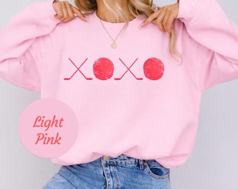Hockey Wife Sweatshirt XOXO, Ice Hockey Crewneck Sand, Funny Hockey Mom Sweater, Hockey Girlfriend Gift, Cute Sports Fan Apparel
