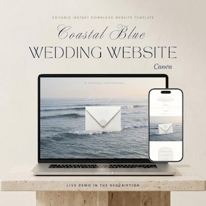 Può includere: Un modello di sito web per matrimoni modificabile e scaricabile istantaneamente, visualizzato su uno schermo di laptop e smartphone. Il design presenta una scena oceanica costiera con una grafica di busta bianca e del testo.