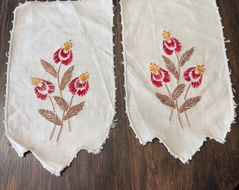 Juego de 2 servilletas/pañuelos florales bordados a mano