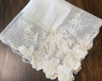 Pañuelo de boda cuadrado vintage color crema con ribete de encaje "Algo antiguo"
