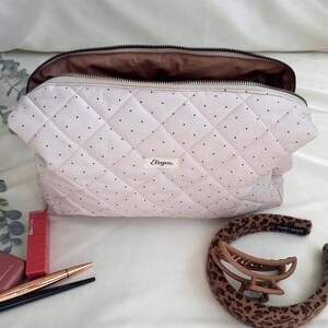 Beauty case trapuntato a pois – Organizer multitasche per cosmetici e strumenti per capelli immagine 18
