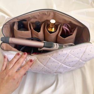 Beauty case trapuntato a pois – Organizer multitasche per cosmetici e strumenti per capelli immagine 11