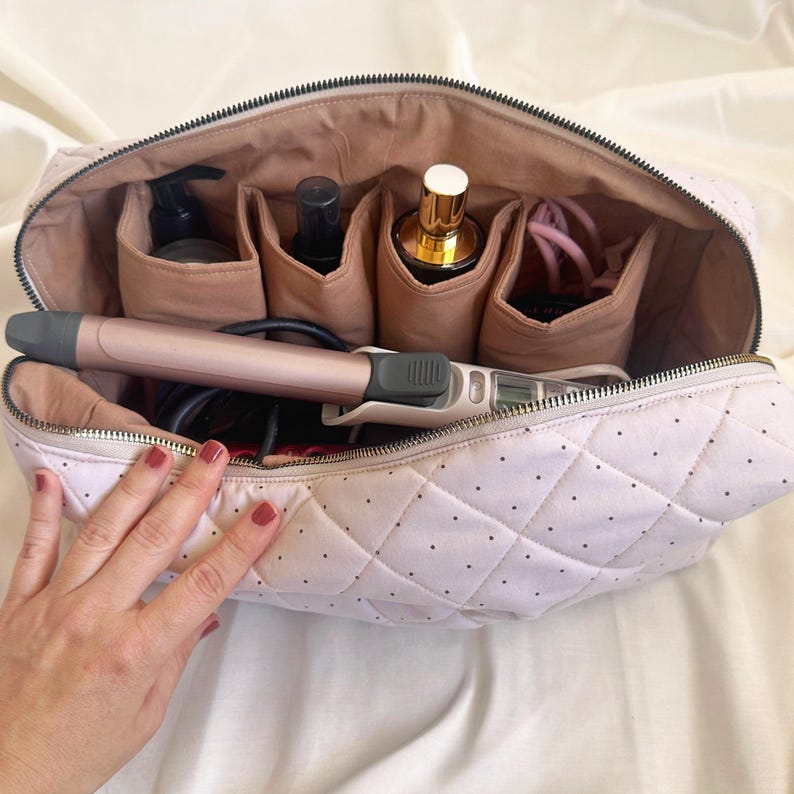 Beauty case trapuntato a pois – Organizer multitasche per cosmetici e strumenti per capelli immagine 11