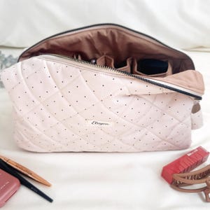 Beauty case trapuntato a pois – Organizer multitasche per cosmetici e strumenti per capelli immagine 12