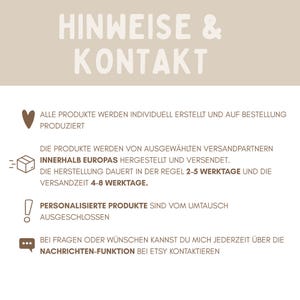 K&ouml;nnte beinhalten: Eine beige Infografik mit dunkelbraunem Text unter der &Uuml;berschrift HINWEISE & KONTAKT. Sie enth&auml;lt Details zu Produktion und Versand sowie Symbole f&uuml;r ein Herz, ein Paket, ein Ausrufezeichen und eine Sprechblase f&uuml;r den Kundensupport.