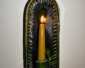 Santuário de Maria na Parede - um altar de cerâmica esmeralda
