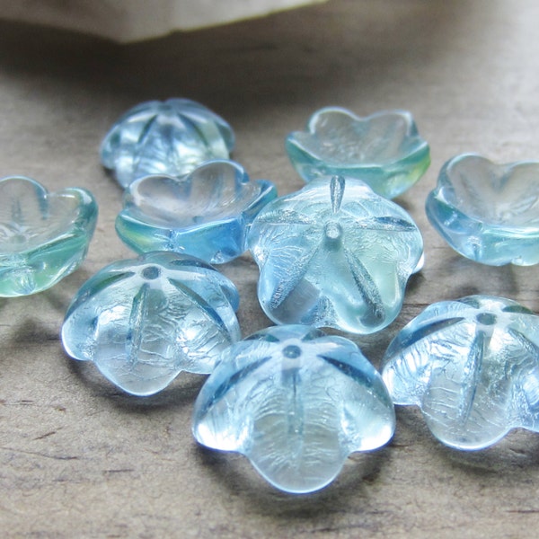 Perles tchèques en forme de fleur en coupe, 14 mm, mélange bleu et vert, quantité : 10
