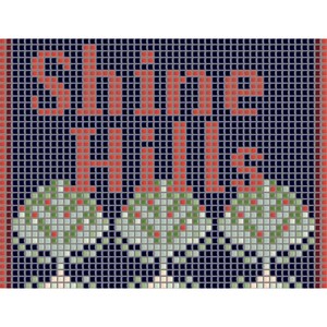 Op de afbeelding: Een pixelkunstwerk met de woorden "Shine Hills" in rood tegen een donkerblauwe achtergrond. Onder de tekst staan drie gestileerde bomen met groene en rode gepixelde bladeren. Het kunstwerk heeft een rasterachtig uiterlijk.
