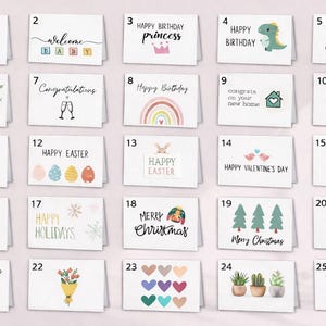 Puede incluir: Una colecci&oacute;n de 25 tarjetas de felicitaci&oacute;n con varios dise&ntilde;os y mensajes. Las tarjetas presentan temas como cumplea&ntilde;os, festividades, amor y felicitaciones. Los dise&ntilde;os incluyen ilustraciones de dinosaurios, arco&iacute;ris, corazones y flores. Las tarjetas son blancas con texto y gr&aacute;ficos coloridos.