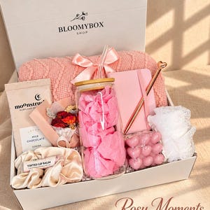 Caja de regalo para el autocuidado y la relajación, sorpresa de cumpleaños, color rosa, con tarjeta de afirmación escrita a mano.