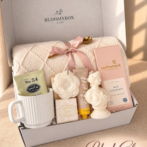 Caja de regalo rosa para relajarse, ideal para mujeres. Cesta de spa acogedora. Paquete de autocuidado para aliviar el estrés. Un regalo encantador y reconfortante. Blush Glow Box