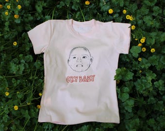 Camiseta gráfica ilustrada original, Cry Baby