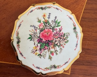 Vintage Stratton Compact Mirror – Floral Enamel Powder Case, Scalloped Edge -1960s
