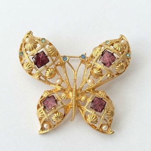 Vintage Avon Signed Gold-Tone Filigree Butterfly Brooch – Purple Glass, Blue Rhinestones, Faux Pearls