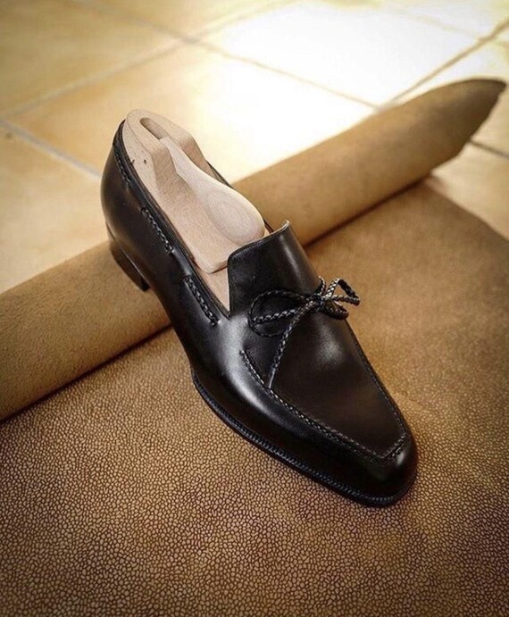 Handmade Men Black leather moccasin shoes. Men’s dress loafer shoe.