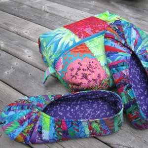 Snappy Slippers & Travel Case Pattern, make using 1 package of Bali Snaps or Charm Squares image 5