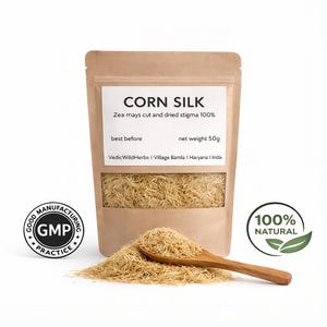 Könnte beinhalten: Ein Set aus drei Keramikbechern mit gesprenkelter, matter Oberfläche. Die Becher sind in Creme-, Hellbraun- und Dunkelbrauntönen gehalten. Jeder Becher hat ein schlichtes, minimalistisches Design und einen abgerundeten Griff.