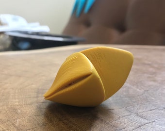 Magic Fortune Cookie - Reusable Fortune Cookie Toy