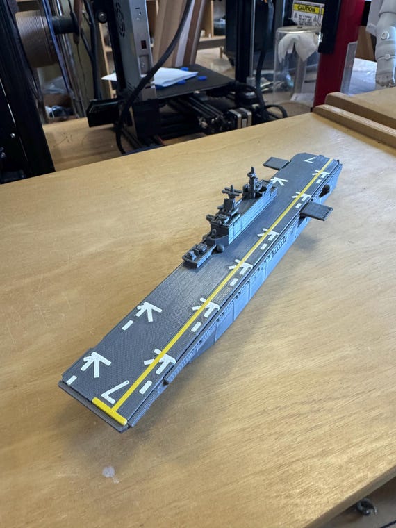 USSイオー・ジマLHD-7模型艦 – 3Dプリント製ワスプ級強襲揚陸艦（可動
