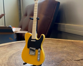 Classic 50's Yellow Electric Guitar Pen with Stand - Rock and Roll