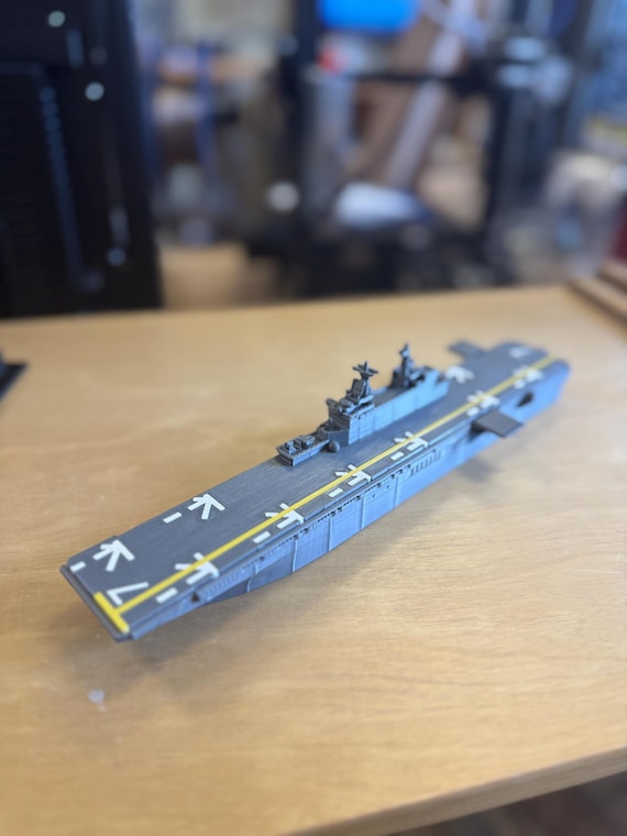 USSイオー・ジマLHD-7模型艦 – 3Dプリント製ワスプ級強襲揚陸艦（可動