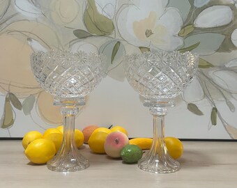 Par de cuencos para compota/trifle de cristal tallado Fifth Avenue “Brussels” con pedestal.